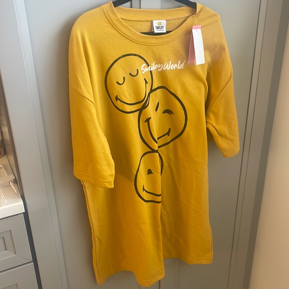 Smiley World Shirt